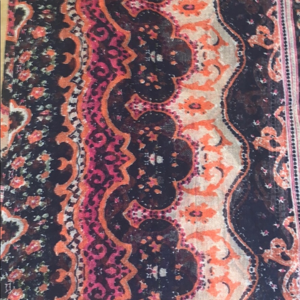 Patterned Scarf - Picture 4 of 4